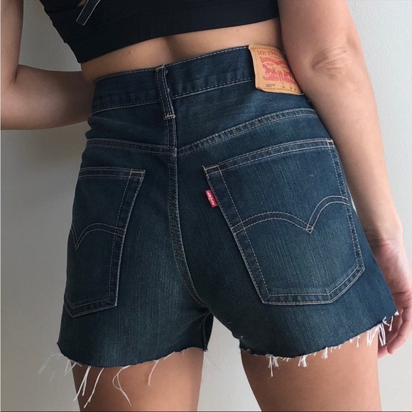 Levis 501 High Rise Short Medium Wash - Picture 1 of 8